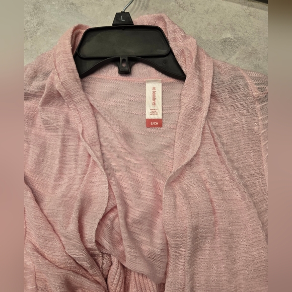 Pretty light pink, sheer, open front cardigan with 3/4 sleeves. Size small. - Picture 4 of 7